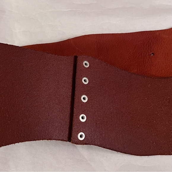 NEW Anthropologie Zebra Head Buckle Leather Belt Size Small Tan - Picture 8 of 10